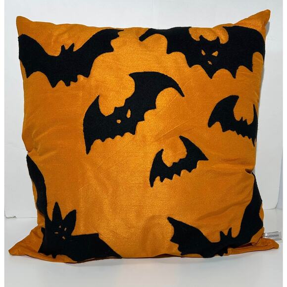 Envogue Halloween Orange Black Bat Pillow Scary Spooky 18" x 18" - Picture 1 of 4